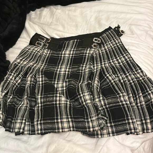 Plaid pleated skirt - Picture 1 of 3
